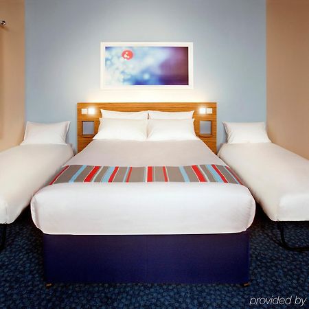 Travelodge London City Airport Exterior photo