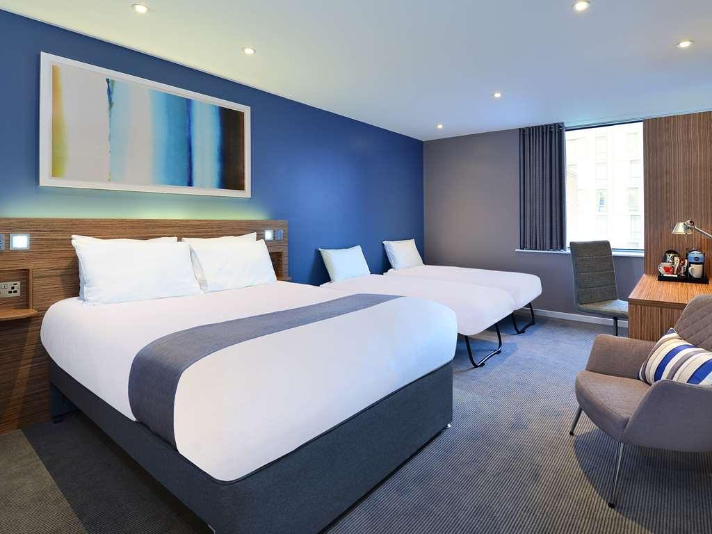 Travelodge London City Airport Room photo